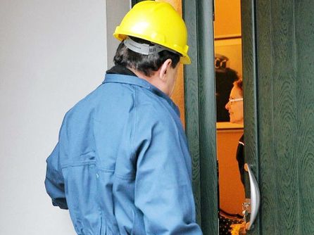 Sempre più spesso i truffatori entrano nelle case spacciandosi per tecnici