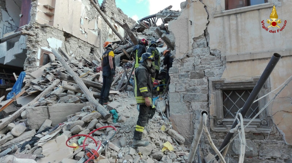Il centro storico di Amatrice ridotto in macerie dal terremoto