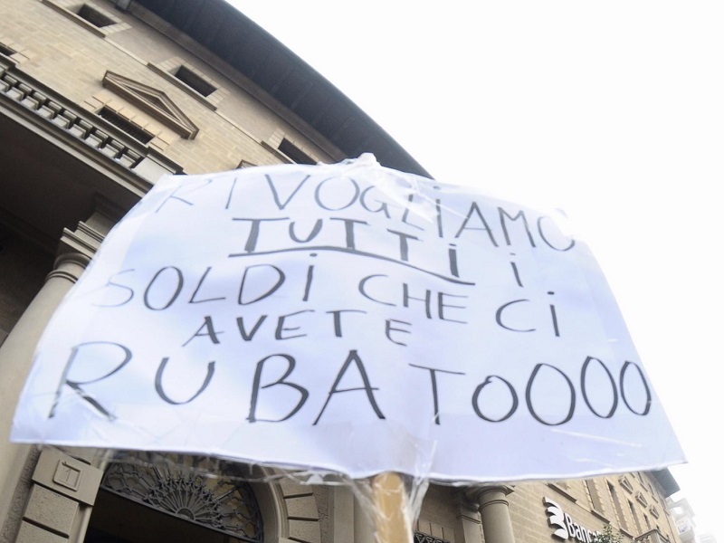 Caos e nuovo rinvio per i rimborsi ai risparmiatori truffati dalle banche, il Codacons accusa il Governo gialloverde: "La vergogna continua"