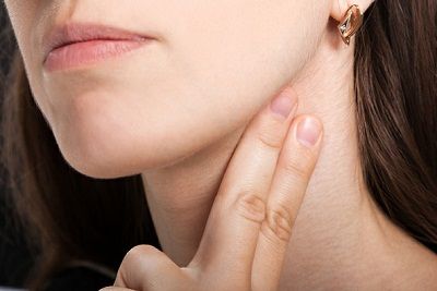 Linfoma cutaneo a cellule T: l'esperta spiega come distinguerlo da una semplice dermatite. In presenza di lesioni persistenti opportuna una visita dal dermatologo