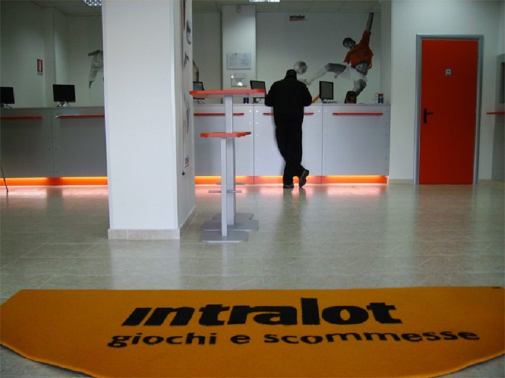 Fase 2, sale scommesse ancora chiuse. Ughi (Obiettivo 2016) scrive al ministro dell’Interno Lamorgese: "Settore discriminato e beffato: tasse più alte su attività chiuse"