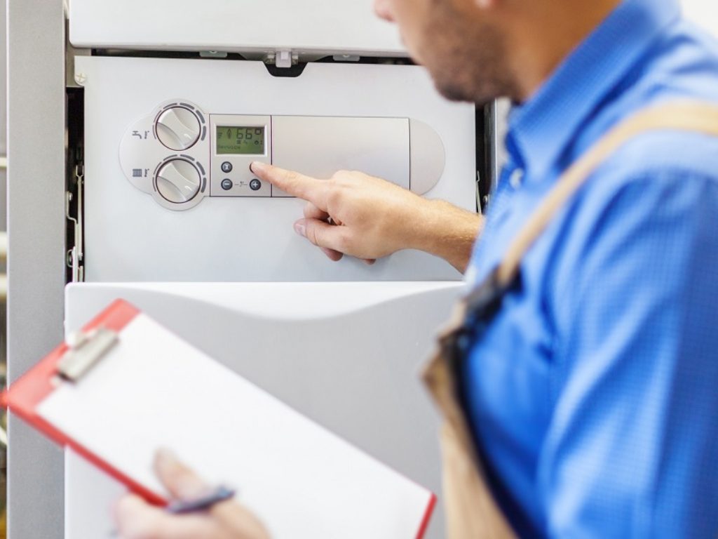 Incentivi fino al 100% del costo per sostituire vecchi camini, stufe e caldaie nei comuni delle zone di pianura dell'Emilia-Romagna: stanziati 11,5 milioni di euro