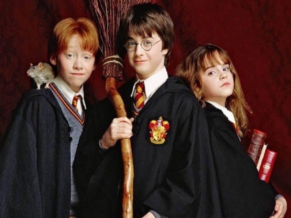 Harry Potter compie 19 anni, il 14 novembre la reunion online: ecco come partecipare all'evento organizzato da Tom Felton, alias Draco Malfoy