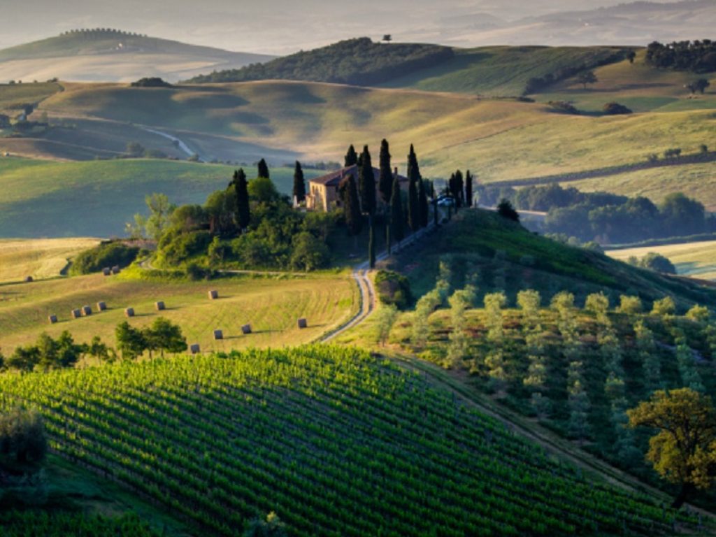Il Covid-19 fa aumentare del 29% la richiesta di case in campagna: il desiderio di spazi aperti è esploso dopo il lockdown