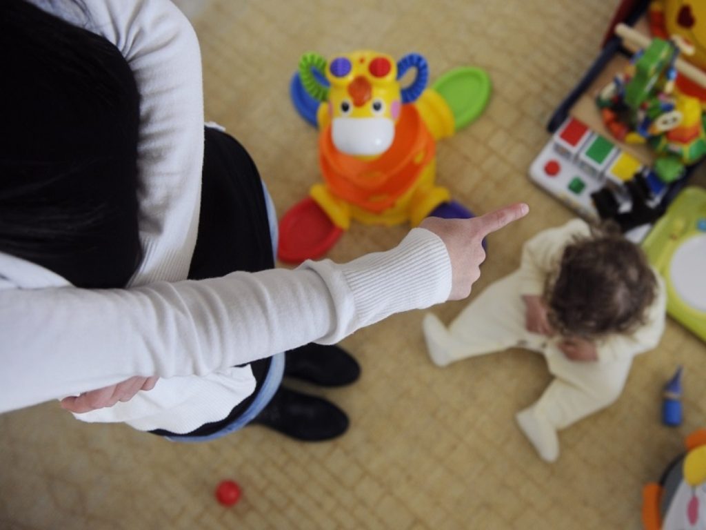 Operazione "Lasciateli giocare" della Polizia di Stato a Isernia: sospese dal servizio due maestre di una scuola materna incastrate dalle riprese video e accusate di maltrattamenti sui piccoli alunni