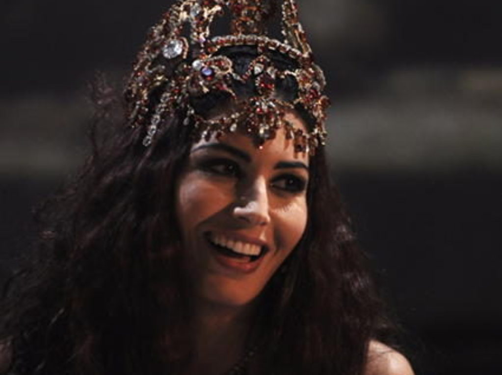 Sanremo 2020, Elisabetta Gregoraci accusa Savino: “Ha imposto la mia esclusione da L’Altro Festival”. Bufera su Amadeus per le frasi sulle co-conduttrici