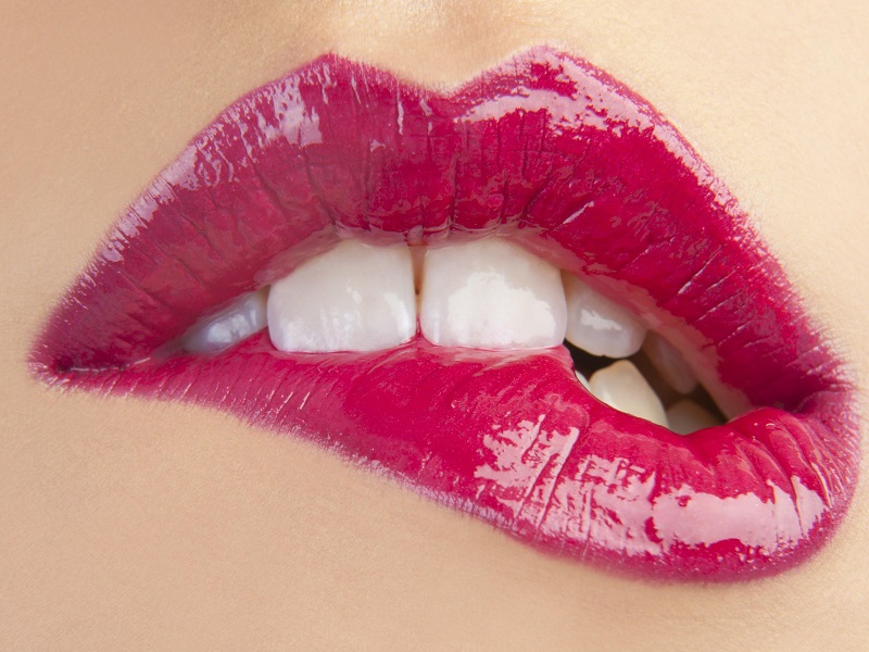 Sesso, successo e felicità: il ritocchino per ogni esigenza. Il chirurgo plastico: labbra a cuore per sentirsi sexy, glutei rotondi per l'intimità