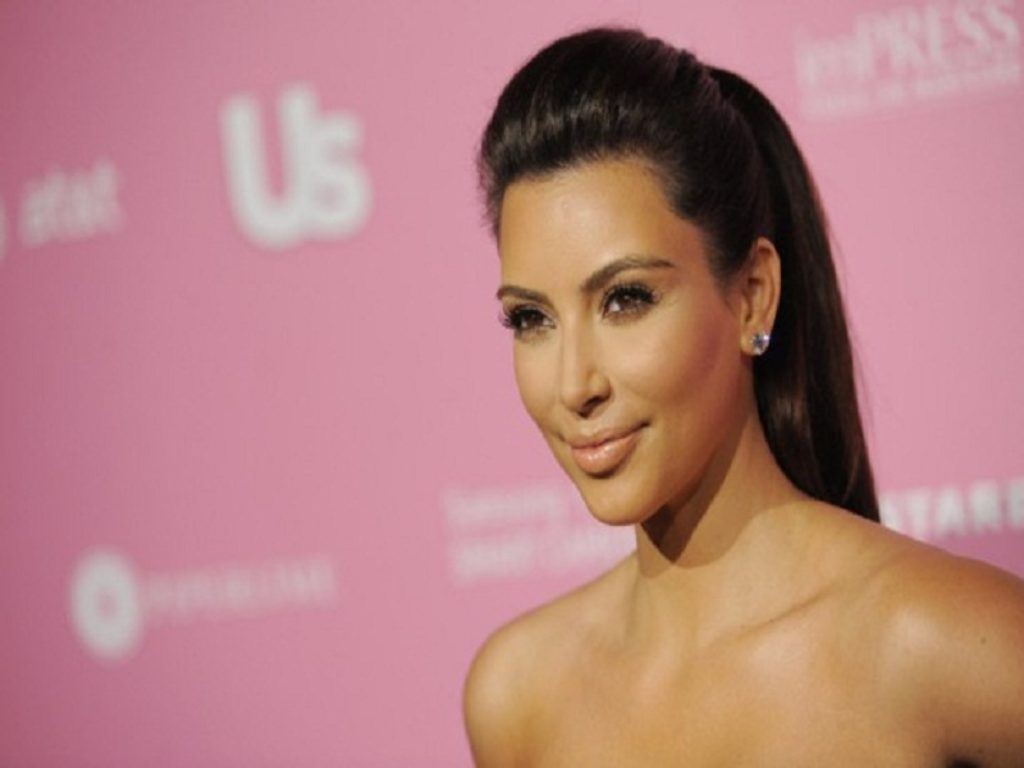 Kim Kardashian fa un regalo commovente per il compleanno della mamma. Una sorpresa svelata sui social che ha lasciato tutti a bocca aperta
