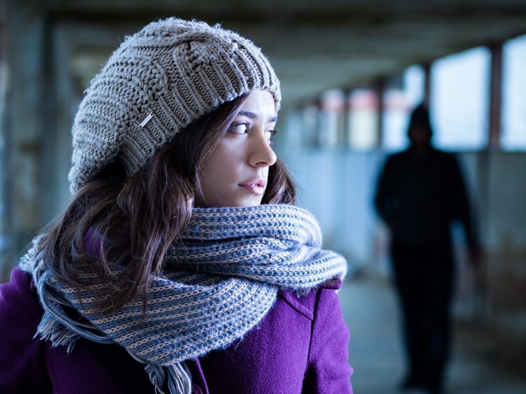 A Bologna il 38% delle donne non si sente sicura la sera per via della "presenza di soggetti che aumentano la percezione del rischio" o la "reputazione di alcune zone della città"