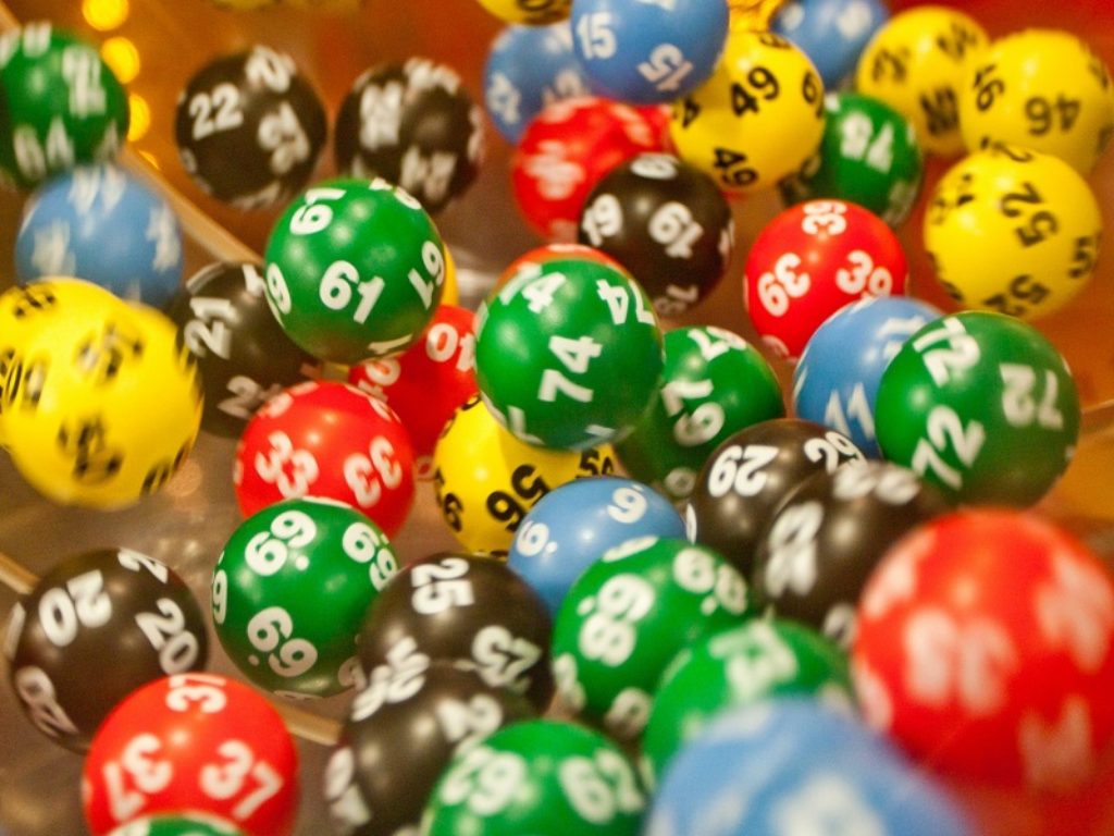 I numeri vincenti dell'ultima estrazione posticipata del SiVinceTutto Superenalotto di oggi, lunedì 6 maggio 2024: la sestina e le quote.