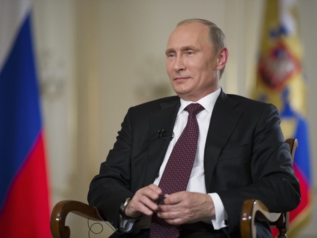 Il presidente russo Vladimir Putin si vaccina domani con Sputnik e accusa la Ue: "Troppo politicizzata, continuano i tentativi di prevenirne l’uso"