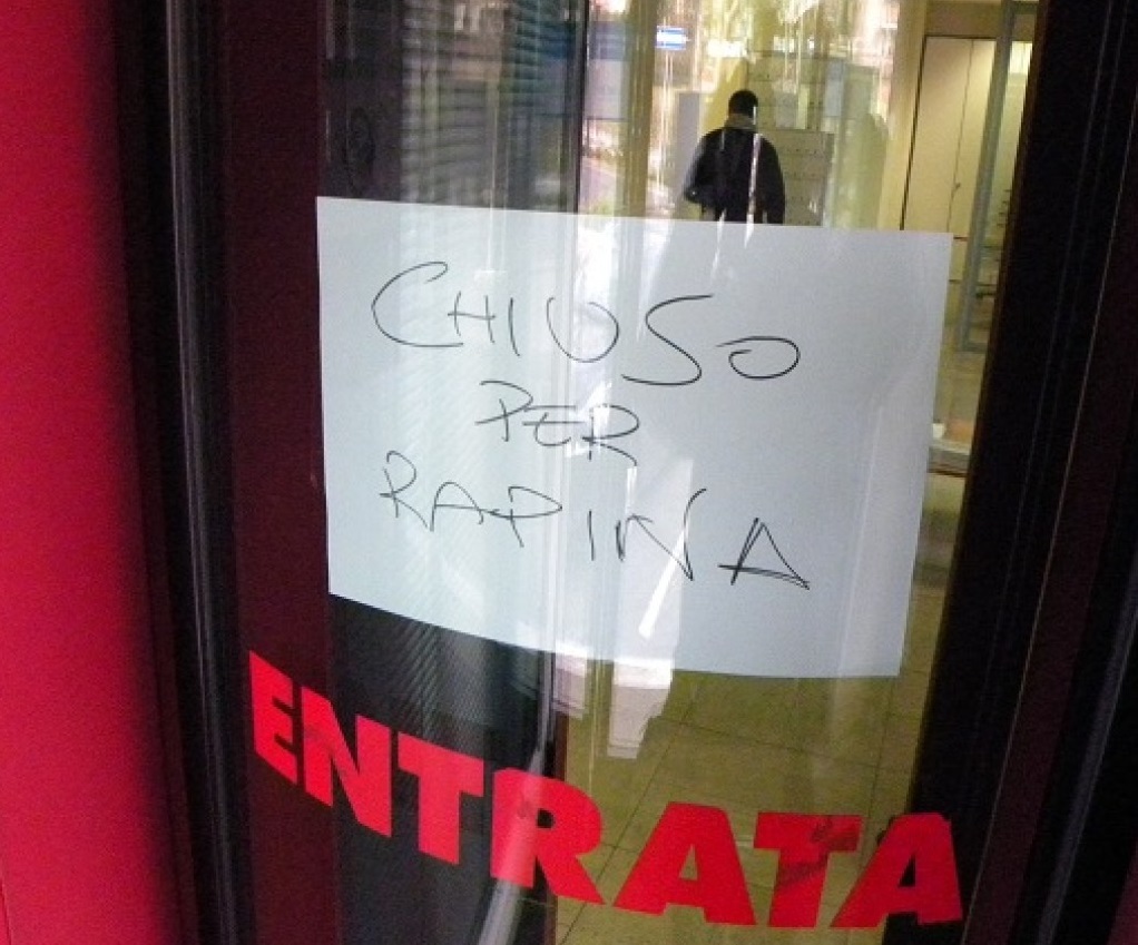 I furti nei negozi e nelle botteghe artigiane costano ogni anno agli operatori commerciali 3,3 miliardi secondo i calcoli della CGIA. In Italia un colpo ogni 6 minuti