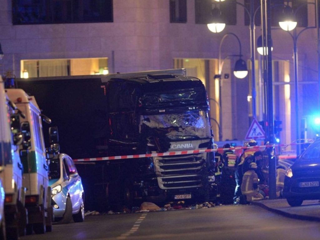 Lotta al terrorismo: per combattere la radicalizzazione e contribuire alla sicurezza, le piattaforme web dovrebbero rimuovere i contenuti terroristici entro un’ora dall’ordine dell’autorità competente secondo il Parlamento europeo