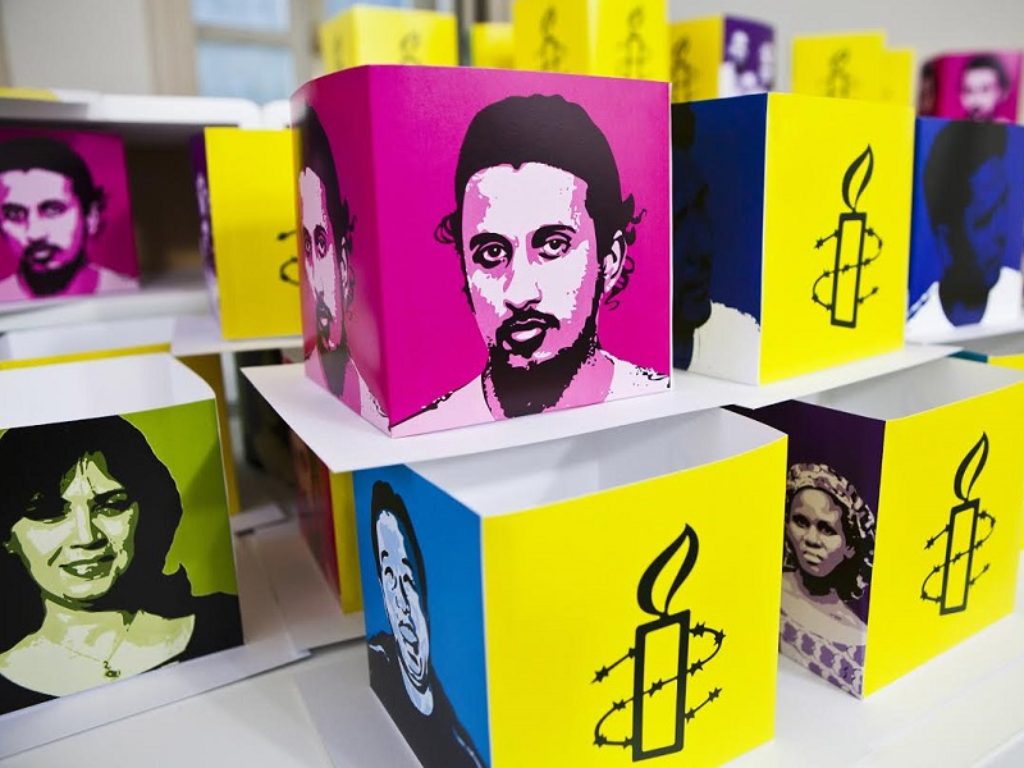 Parte “Voci per la libertà – Una canzone per Amnesty” 2021 con Rai Radio 1 media partner: ecco tutti gli appuntamenti per il nuovo anno