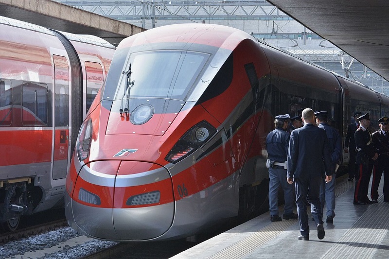 Sarà inaugurata entro il 2028 la nuova linea ferroviaria veloce Roma-Pescara: permetterà un collegamento tra le due città in un’ora e 59 minuti