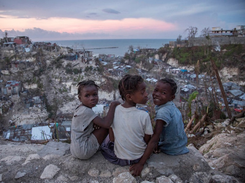 Il Covid-19 e le misure di lockdown imposte per prevenirne la diffusione hanno spinto milioni di bambini in condizioni di povertà ancora maggiore