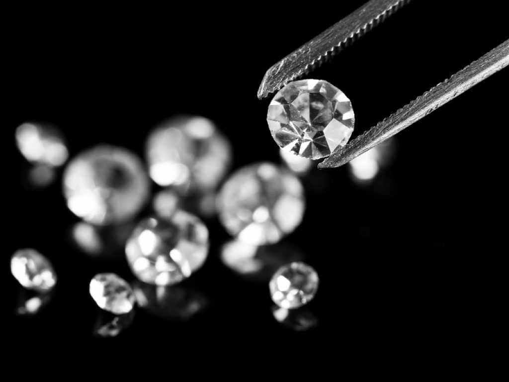 Un team di ricercatori ha scoperto che idrocarburi come il metano si possono formare dai diamanti a grandi profondità in assenza di attività biologica