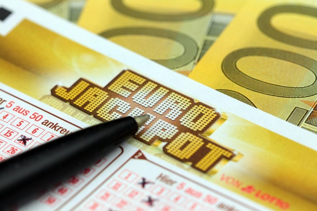 Estrazione Eurojackpot di venerdì 30 agosto 2024. Numeri vincenti del concorso del 30/8/2024, archivio estrazioni, combinazione e quote in Italia.
