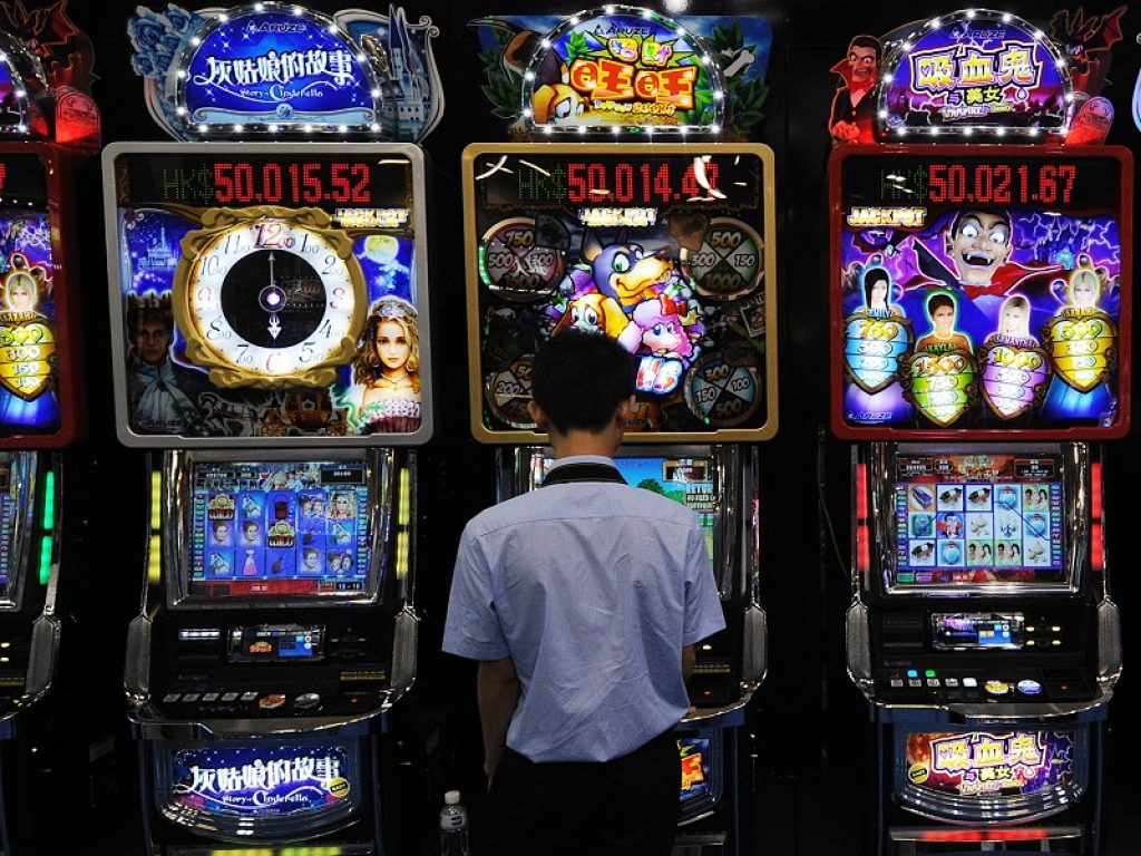 Disturbo da gioco d'azzardo: Il Ministro della Salute adotta le linee d'azione per prevenzione, cura e riabilitazione dei ludopatici