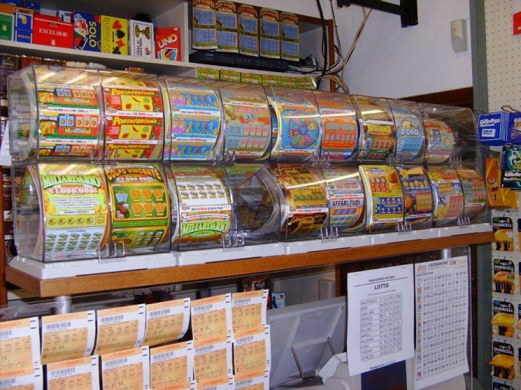 Emergenza Coronavirus: il Codacons chiede di bloccare la vendita dei Gratta&Vinci nelle tabaccherie. Senza slot lo Stato incassa 18 milioni in meno