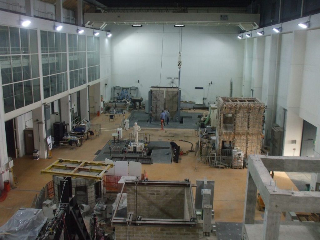 “Moto magnificato” è una tecnologia innovativa utilizzata dall’ENEA per la prima volta al mondo sul patrimonio culturale: è in grado di prevedere il comportamento degli edifici o delle strutture prima di un terremoto