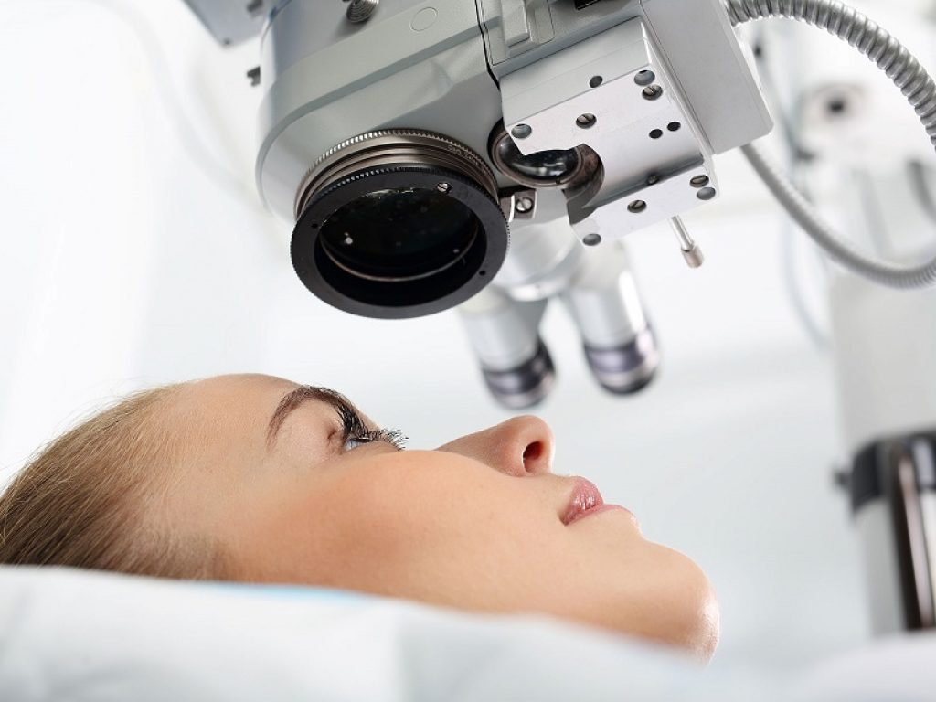 Il cheratocono è una deformazione della cornea che si manifesta in genere fra i 20 e i 30 anni e compromette la possibilità di condurre una vita normale: un ebook spiega come è possibile salvare la vista