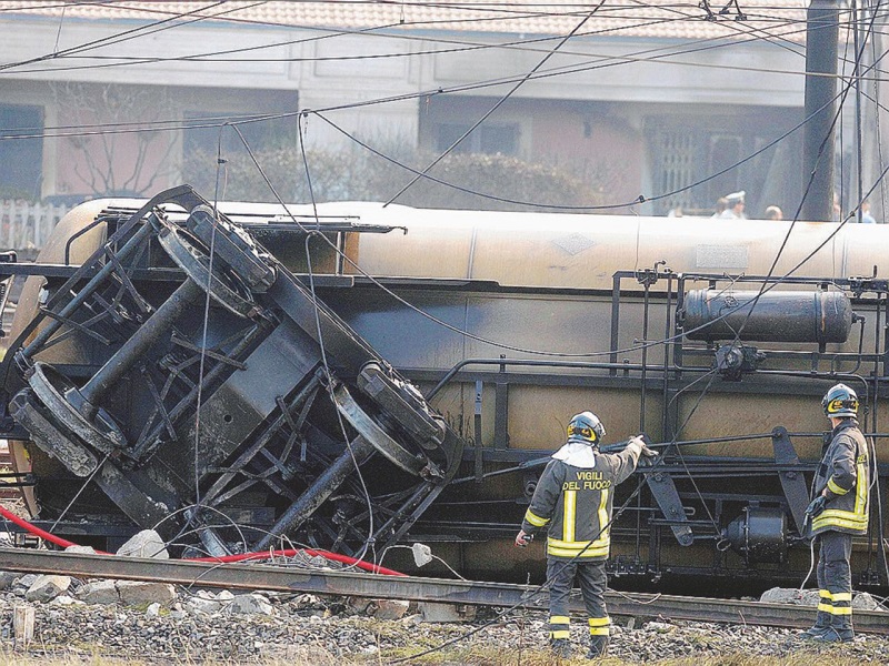 Strage di Viareggio, Cassazione: “Prescritti omicidi colposi, appello bis per gli imputati”. Per Moretti ed Elia nuovo processo per valutare eventuali colpe