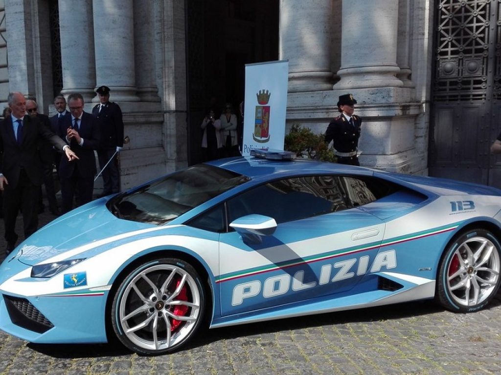 lamborghini huracan polizia stradale bologna