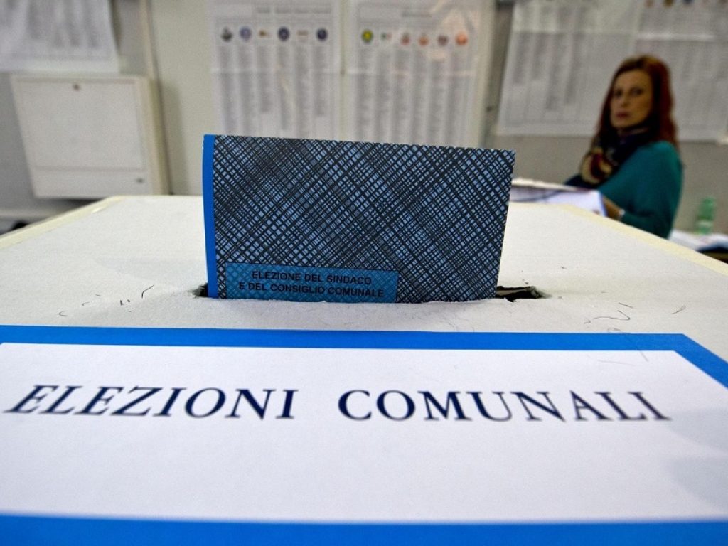 Elezioni amministrative del 3 e 4 ottobre 2021: seggi aperti in 1.157 Comuni e nella Regione Calabria. Qui l'elenco di tutti i candidati e le liste