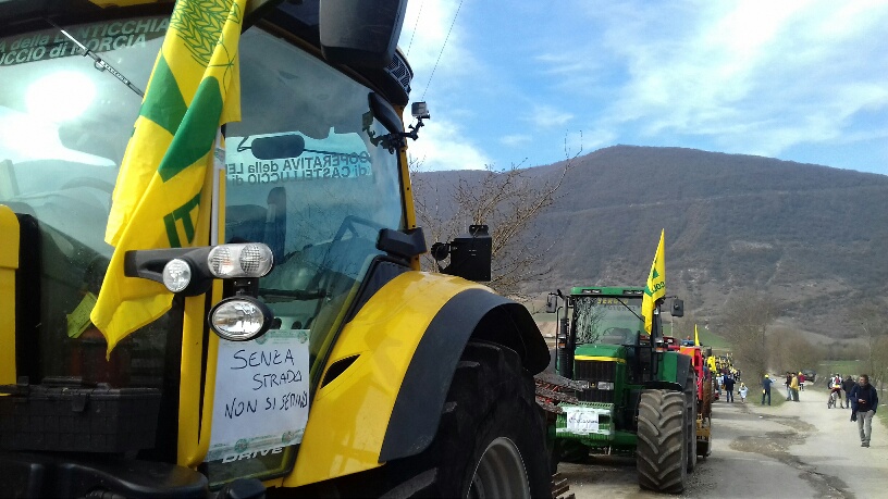 protesta agricoltori castelluccio norcia
