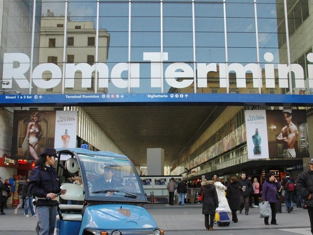 Operazione "Christmas clean stations" della Polizia Ferroviaria nelle principali stazioni italiane: quasi 5mila persone identificate in un solo giorno