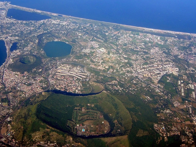 campi flegrei campania eruzioni vulcaniche