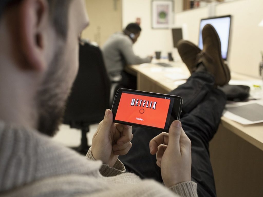 Netflix spotify film serie tv online