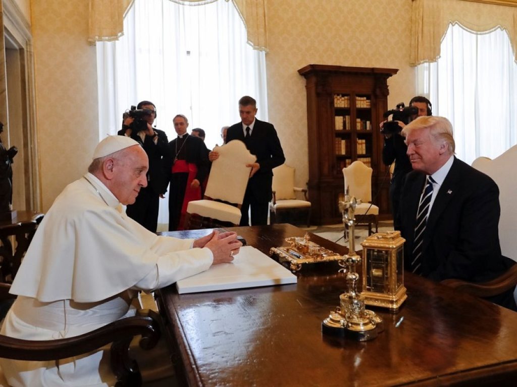 papa francesco donald trump