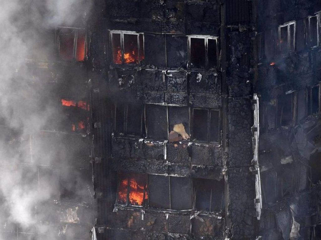 grenfell tower incendio londra dispersi