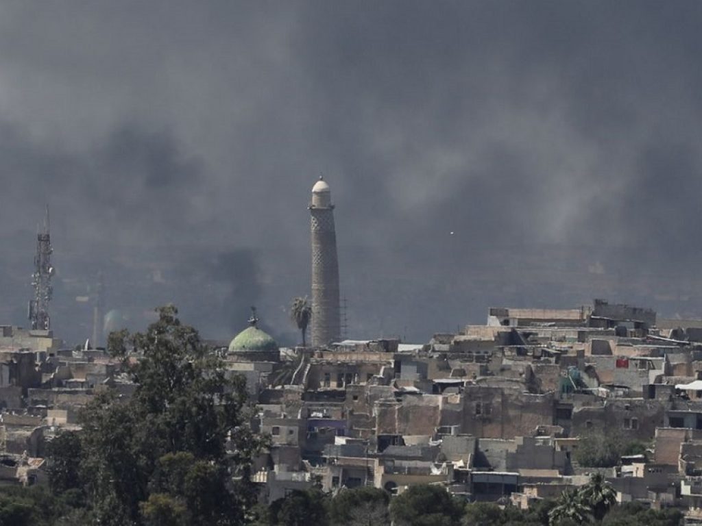 mosul iraq isis guerra moschea