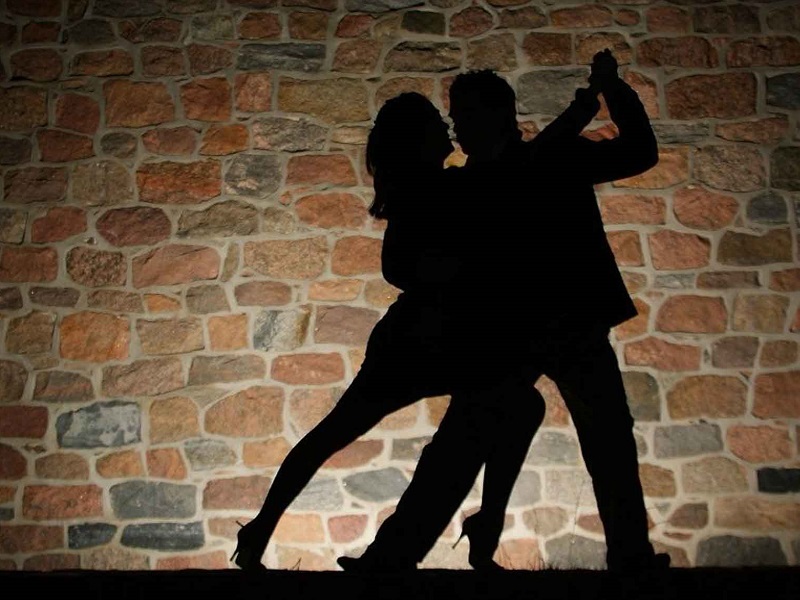 Argentina: il Covid-19 manda il tango in crisi. Gli artisti invocano aiuti, dito puntato contro Buenos Aires