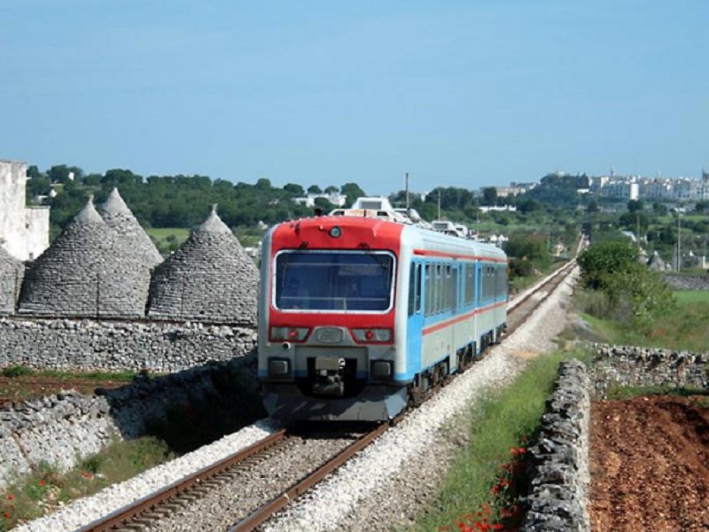 scontro treni salento san donato lecce