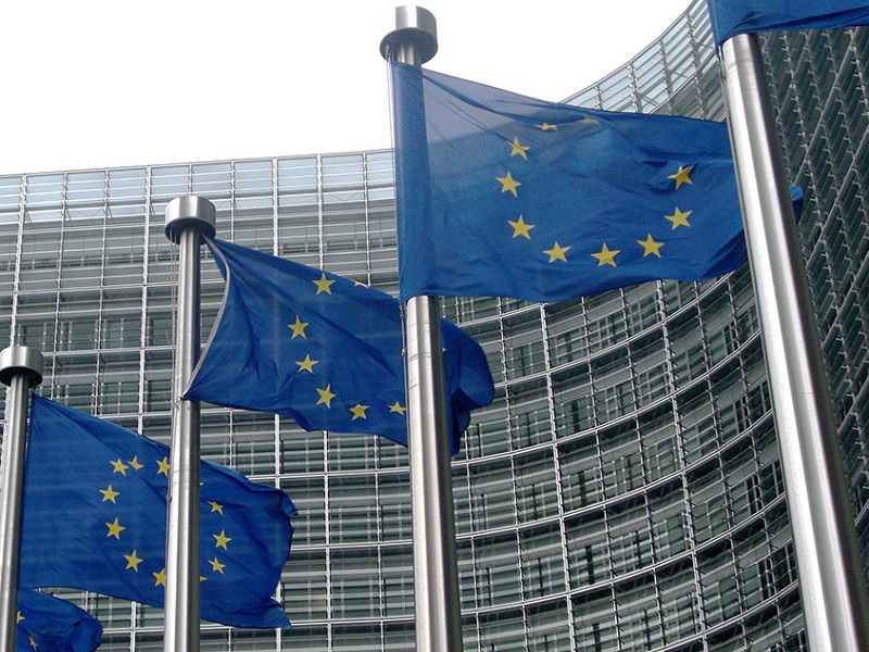 Alla riunione dei ministri dell'Interno UE via libera unanime all'entrata della Croazia, che farà anche parte dell'Eurozona, nello Spazio Schengen. Veto di Olanda e Austria su Bulgaria e Romania