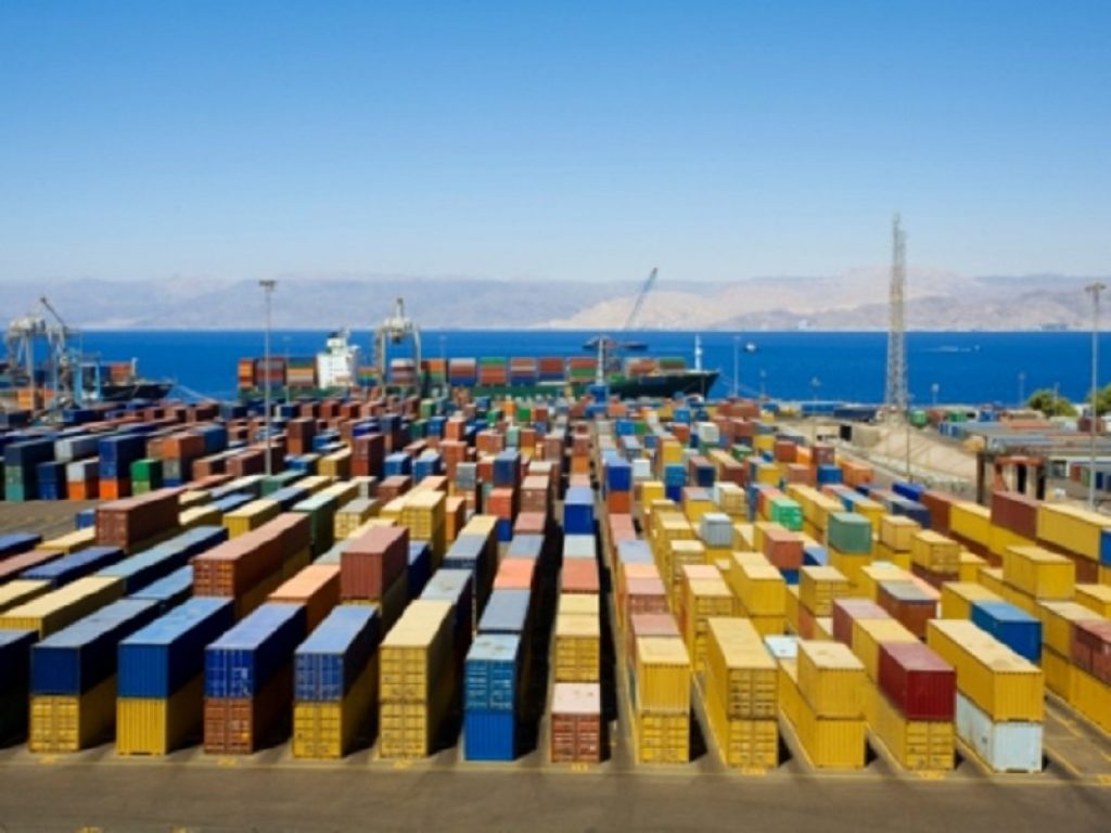 Guerra dei dazi tra Stati Uniti ed Unione europea: dopo acciaio, alluminio e la minaccia delle auto ora rischia anche il settore agroalimentare