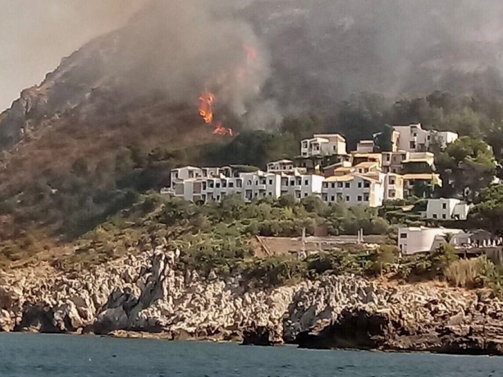 incendio san vito lo capo oggi