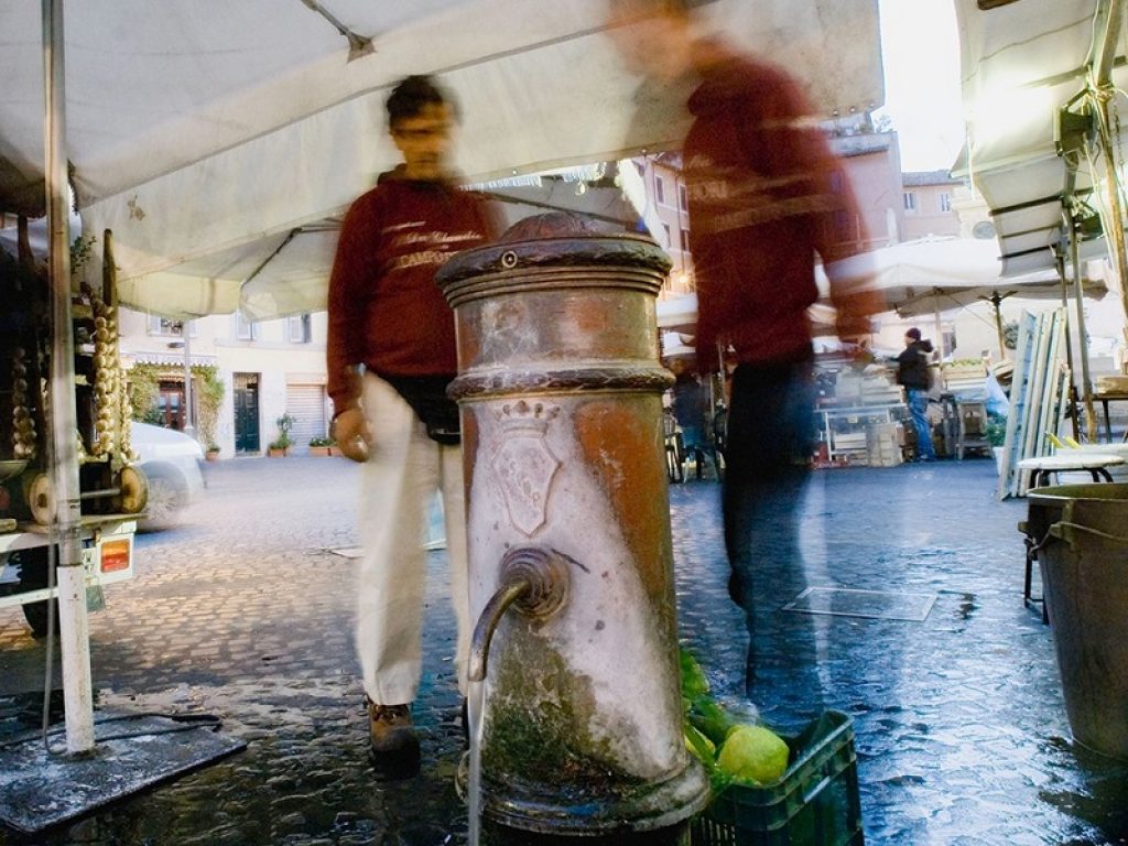 chiusura rubinetti emergenza siccità roma acqua razionata
