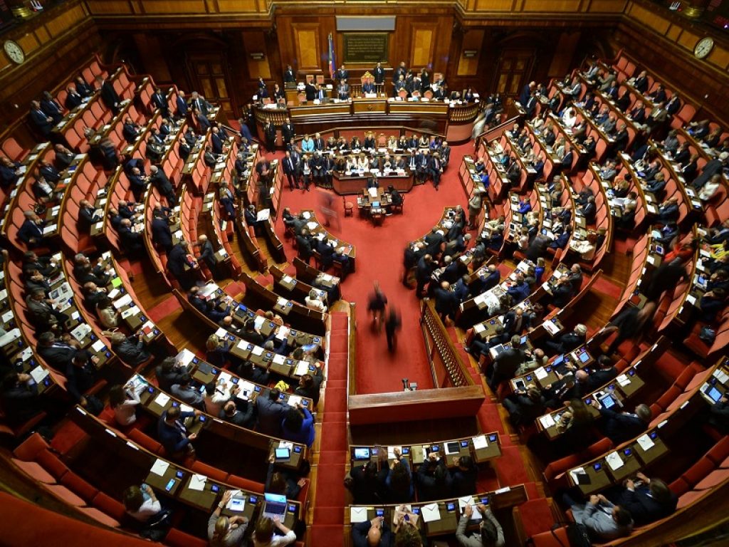 Crisi di Governo, al Senato nasce la nuova componente Maie-Italia23: “Cerchiamo costruttori, Conte punto di riferimento”