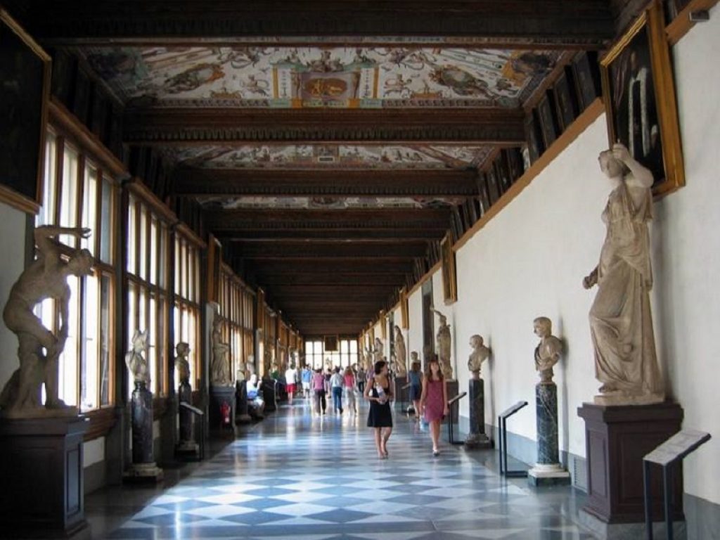 Gli Uffizi per gli studenti: raddoppiate per il nuovo anno le prenotazioni da riservare agli istituti scolastici . Proseguirà anche ‘Ambasciatori dell’Arte’, con alunni a fare da guida per i visitatori del museo
