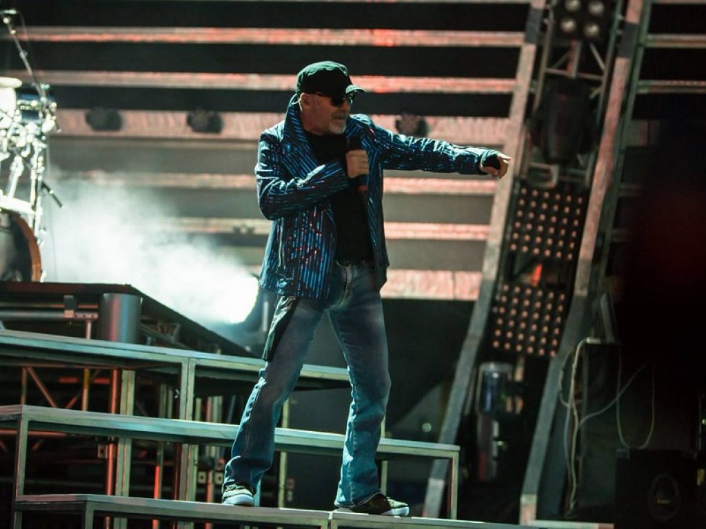 Vasco Rossi al Circo Massimo per due live a giugno 2021. Rock in Roma ospiterà i due concerti, il 26 e 27 giugno 2021. I biglietti già acquistati rimarranno validi