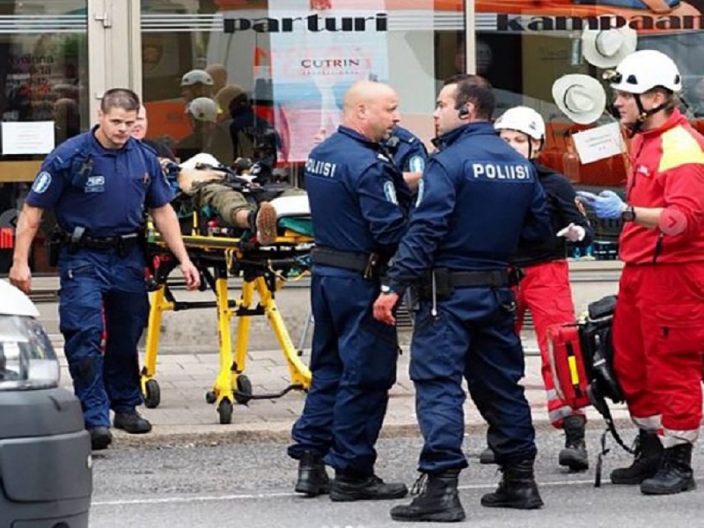 attentato turku finlandia terrorismo wuppertaler polizia morti