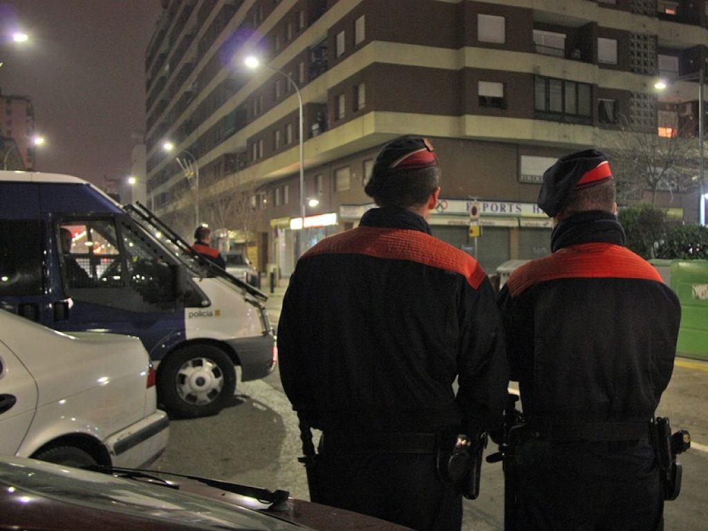 lloret de mar giovane discoteca aggressione pestaggio video