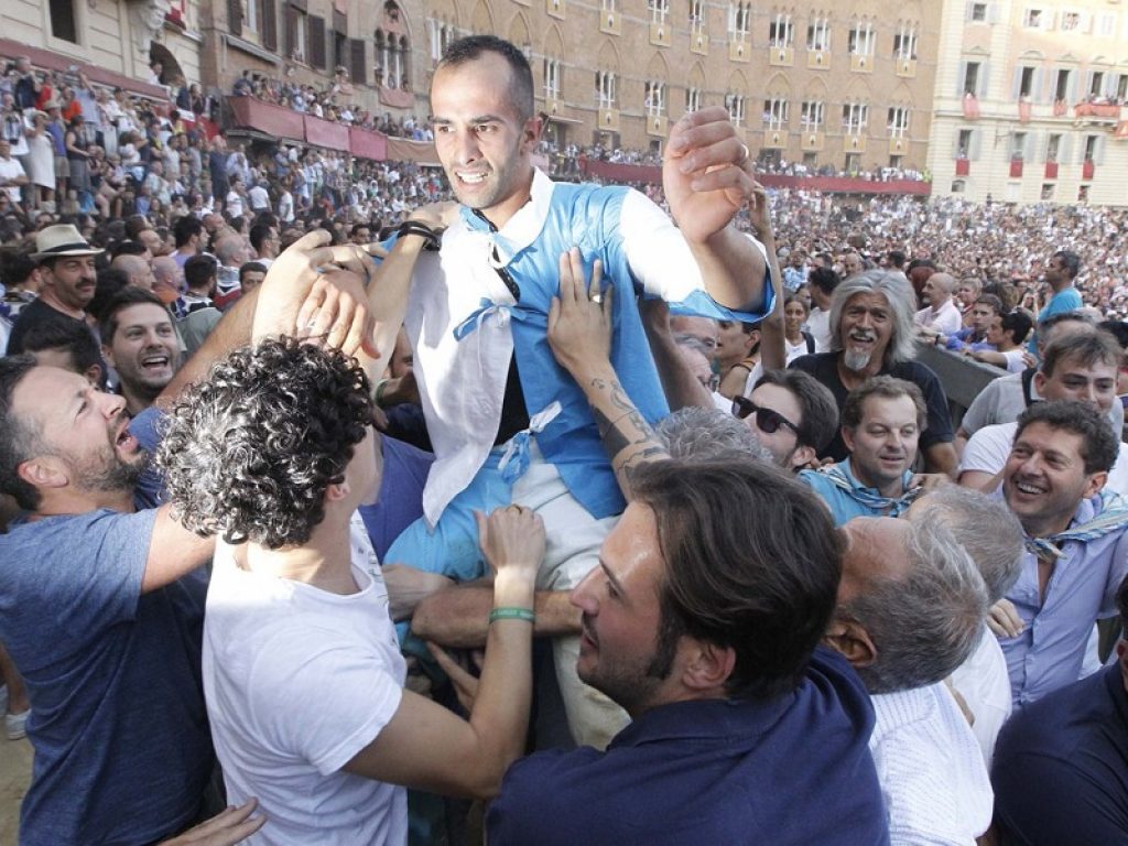 palio di siena oggi 16 agosto 2017 onda brigante vittoria