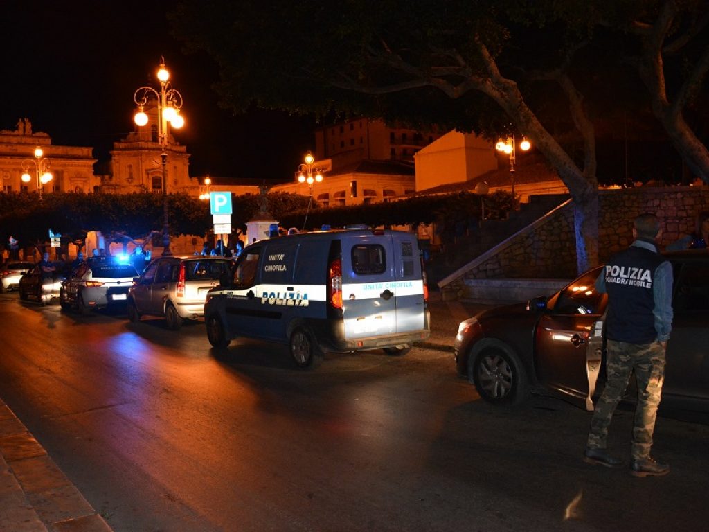 polizia arresti stidda estorsioni ragusa