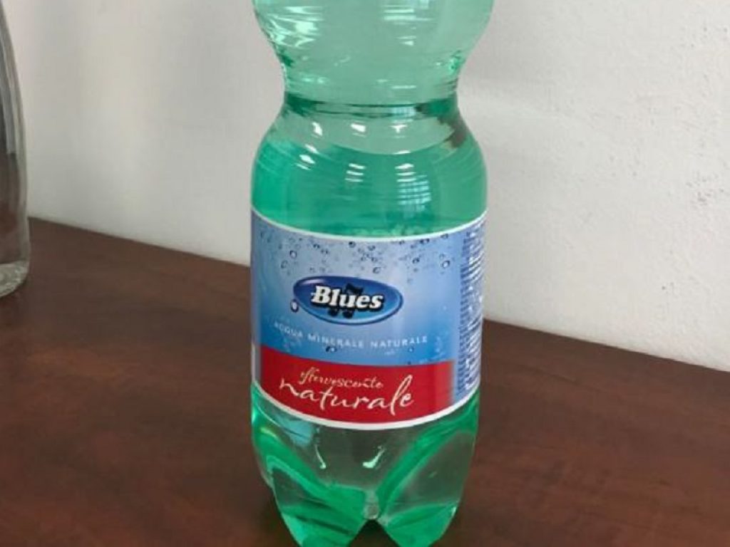 acqua minerale cutolo rionero blues eurospin richiamo lotti rischio microbiologico batterio Pseudomonas aeruginosa